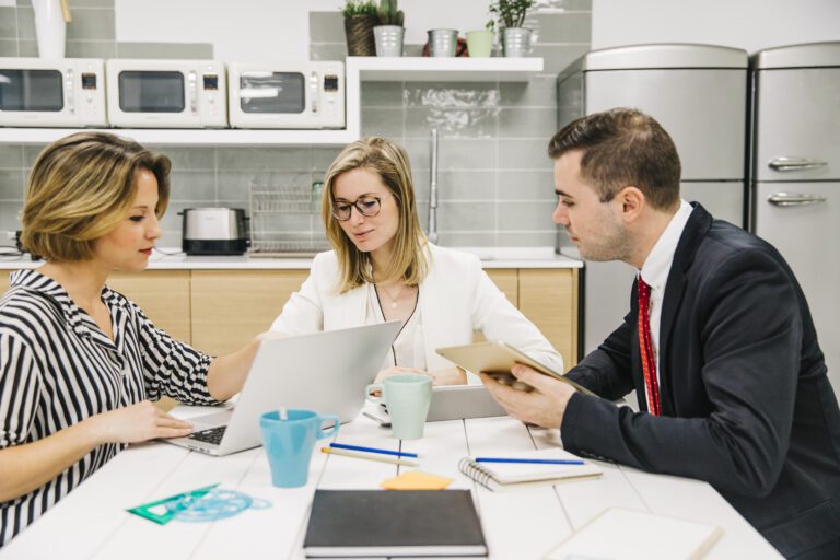 Loyalty Through Reliability: How FSM Builds Long-Term Customers