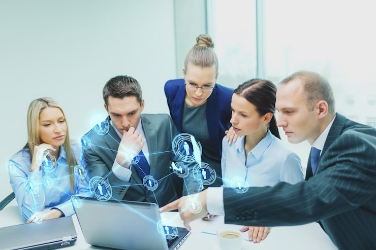 How Modern FSM Software Supports Scaling Teams